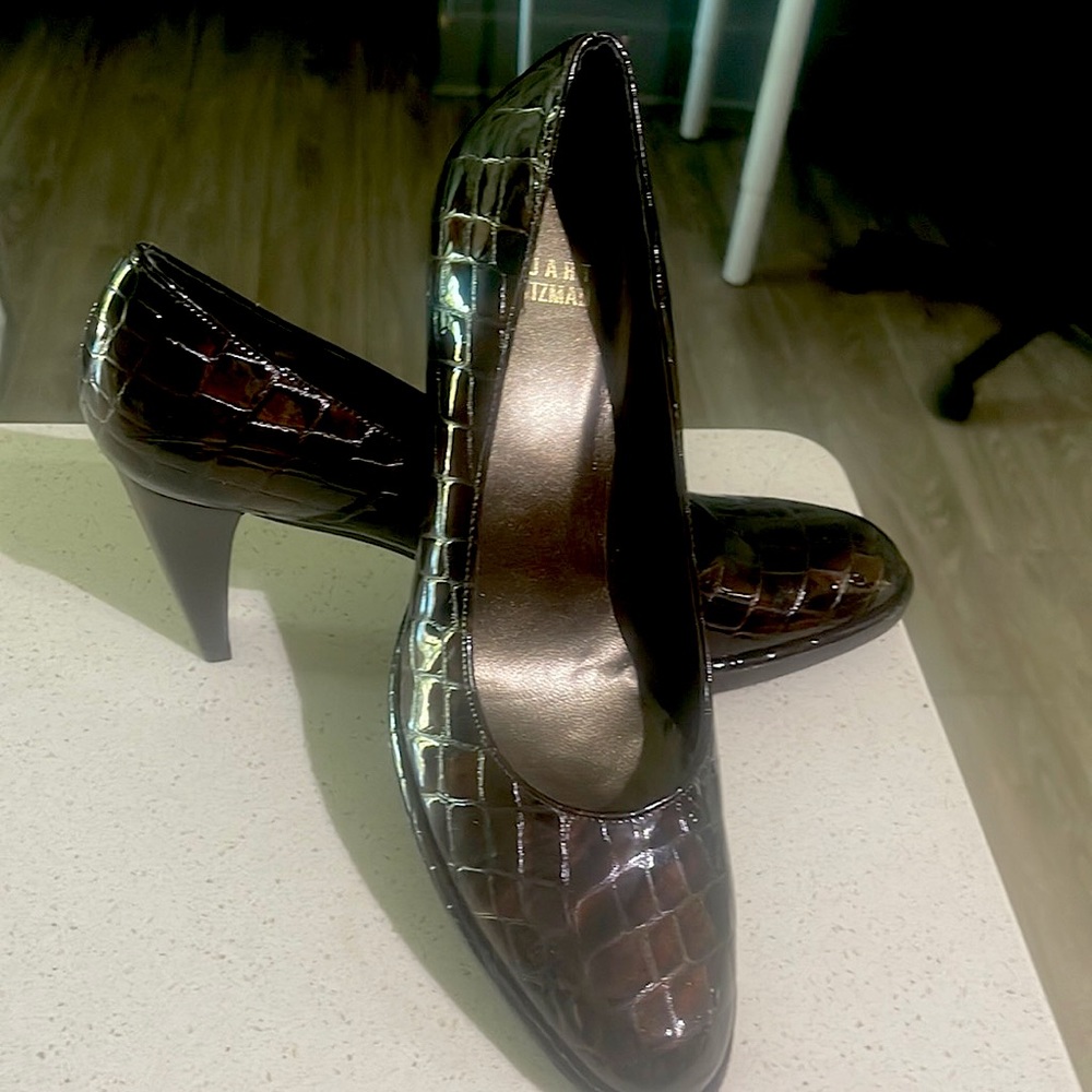 Stuart Weizman Brown Reptile Print Pumps